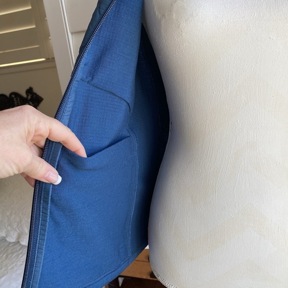 ICEBREAKER MerinoLOFT Ellipse Full Zip Vest Women M Blue Midweight Merino EUC - Picture 6 of 13